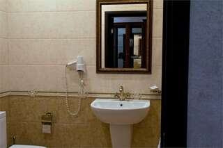 Гостиница Лазурный берег Тюмень Семейный полулюкс-3