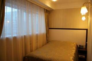 Гостиница Лазурный берег Тюмень Стандартный двухместный номер с 1 кроватью-4