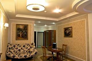 Гостиница Лазурный берег Тюмень Семейный полулюкс-4