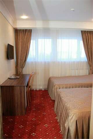 Гостиница Лазурный берег Тюмень Двухместный номер с 2 отдельными кроватями-4