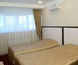 Гостиница Лазурный берег Тюмень Двухместный номер с 2 отдельными кроватями-1