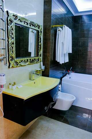 Гостиница Лазурный берег Тюмень Улучшенный люкс-6